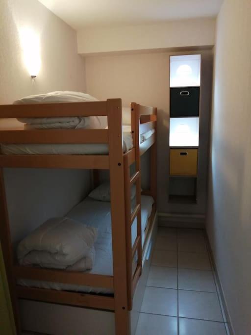 Le Soleil D Eugenie Appartement Dans Residence Avec Piscine Commune Pres De Carcassonne Olonzac Luaran gambar
