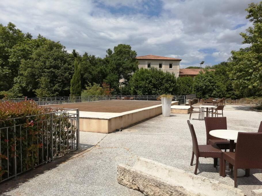 Le Soleil D Eugenie Appartement Dans Residence Avec Piscine Commune Pres De Carcassonne Olonzac Luaran gambar