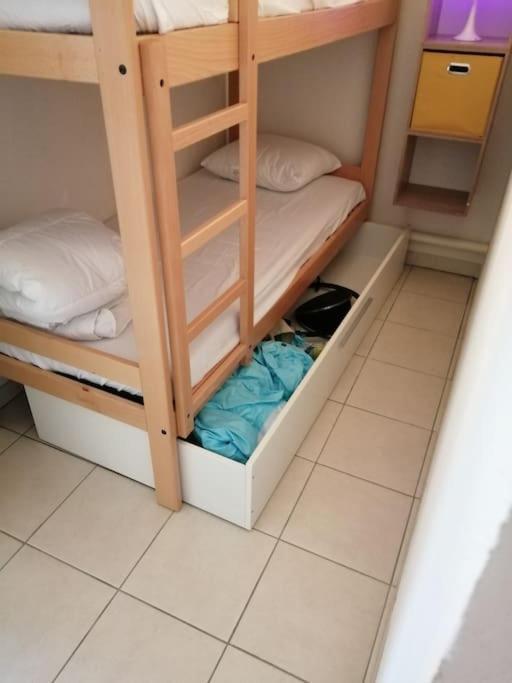 Le Soleil D Eugenie Appartement Dans Residence Avec Piscine Commune Pres De Carcassonne Olonzac Luaran gambar