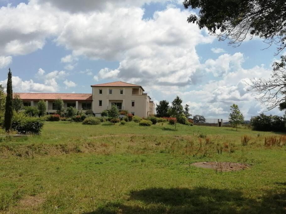 Le Soleil D Eugenie Appartement Dans Residence Avec Piscine Commune Pres De Carcassonne Olonzac Luaran gambar