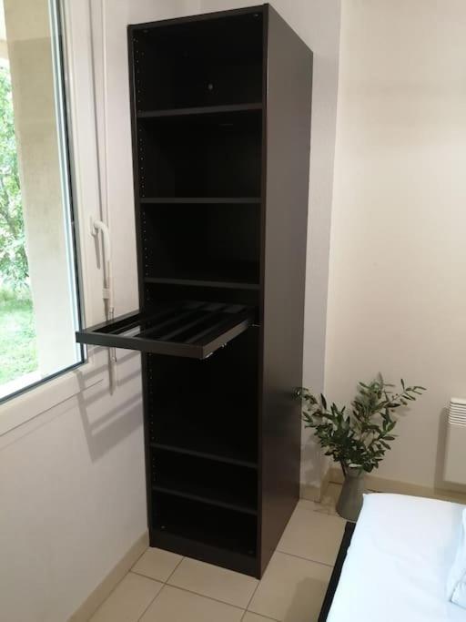 Le Soleil D Eugenie Appartement Dans Residence Avec Piscine Commune Pres De Carcassonne Olonzac Luaran gambar